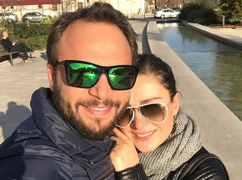 صورة مكسيم خليل ينتظر طفله الثالث ويكشف عن حمل سوسن أرشيد بهذه الطريقة